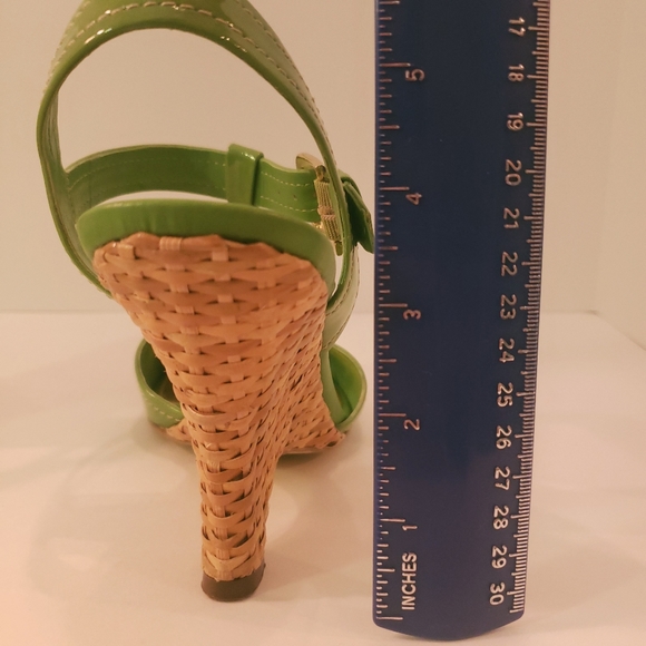 Franco Sarto designer wedge heels lime green with gold buckle Size 9.5 regular - Picture 11 of 12